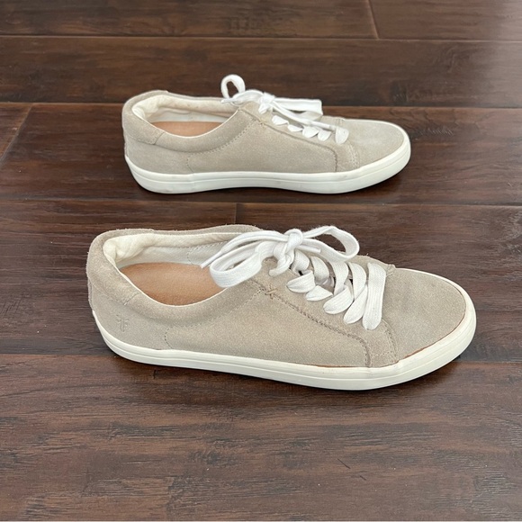 Frye Shoes - Frye Mens 6 women’s fits 7.5 lace up suede leather shoes